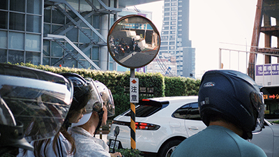 機車來去匆匆